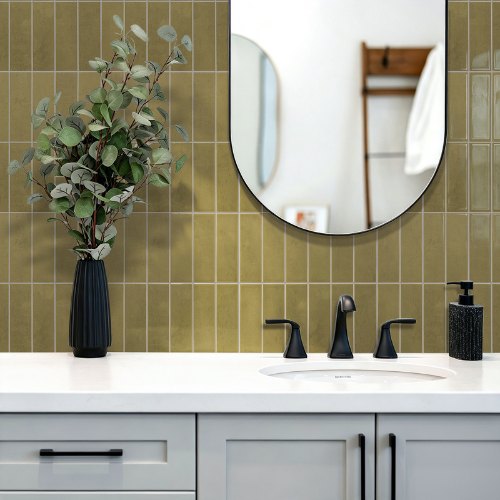 olijfgroene wandtegels badkamer